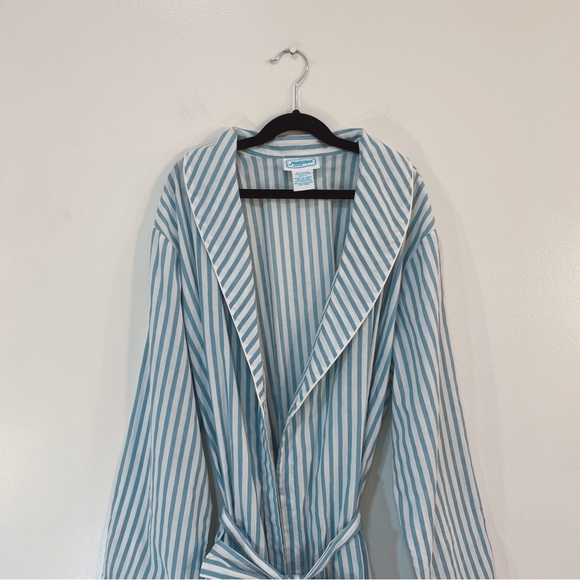 Vintage 90’s Blue and White Striped Dressing Robe - Picture 9 of 12